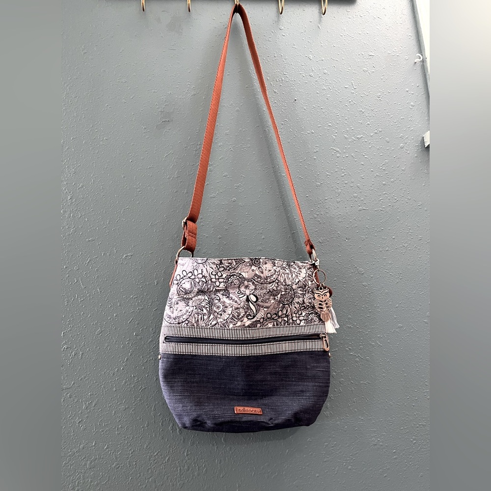 NWOT Sakroots crossbody bag